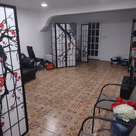 Omar'S Place - Shared Rooms Маями Екстериор снимка