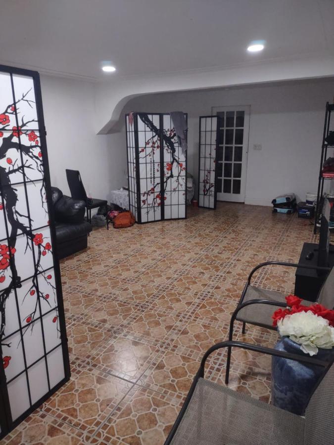 Omar'S Place - Shared Rooms Маями Екстериор снимка